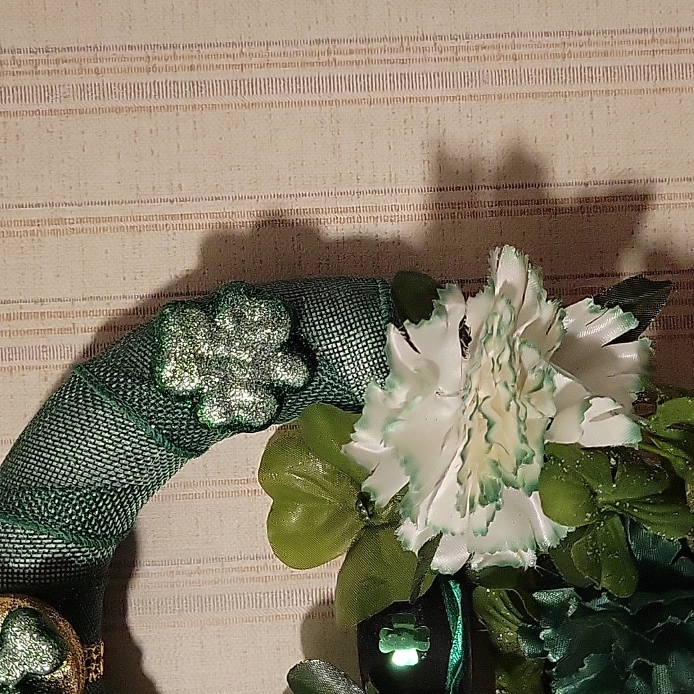 HAND CRAFTED WREATH ST PATRICK'S "SHAMROCK CELEBRATION" - Picture 3 of 5